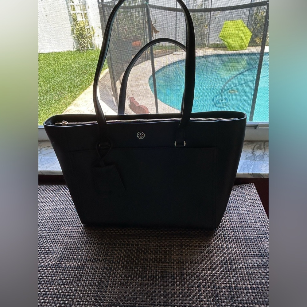 Tory Burch Small Robinson Tote - Picture 4 of 12